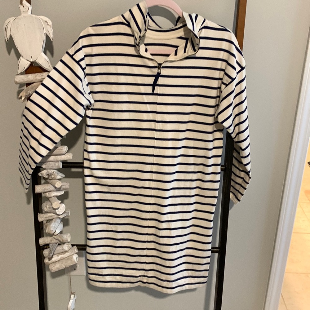 Vineyard Vines Blue & White stripe half zip dress.  Smoke free & Pet free home.